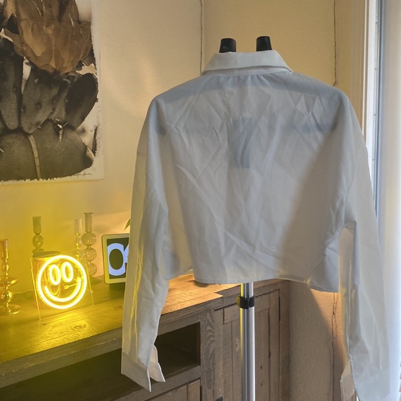 White cropped button up with red heart - Picture 3 of 5